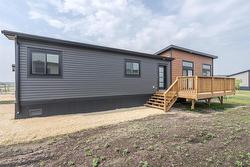 136 Prairie Oak Drive  Mitchell, MB R5G 2X5