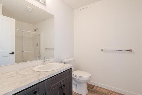 136 Prairie Oak Drive, Mitchell, MB - Indoor Photo Showing Bathroom