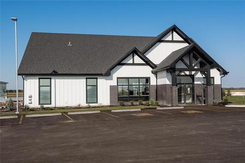 136 Prairie Oak Drive, Mitchell, MB - Outdoor
