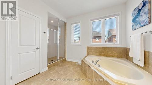 284 East'S Corners Boulevard, Vaughan, ON - Indoor Photo Showing Bathroom