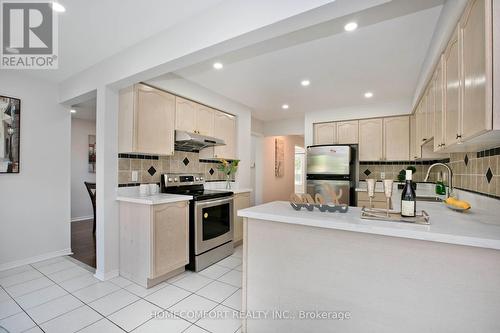 5813 Fieldon Road, Mississauga, ON - Indoor Photo Showing Kitchen