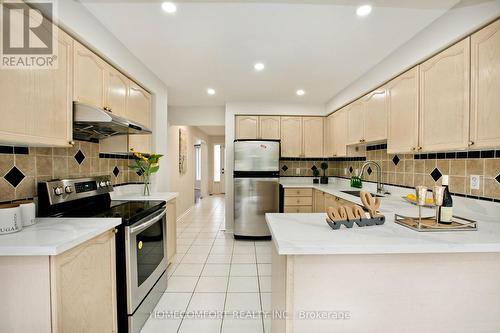 5813 Fieldon Road, Mississauga, ON - Indoor Photo Showing Kitchen