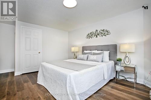 5813 Fieldon Road, Mississauga, ON - Indoor Photo Showing Bedroom
