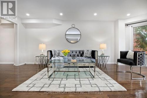 5813 Fieldon Road, Mississauga, ON - Indoor Photo Showing Living Room