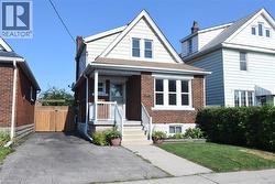 215 PALING Avenue  Hamilton, ON L8H 5J6