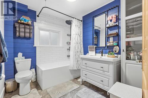 347 Dover Street S, Cambridge, ON - Indoor Photo Showing Bathroom