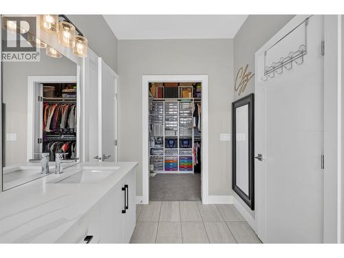 2359 Hawks Boulevard, West Kelowna, BC - Indoor Photo Showing Bathroom