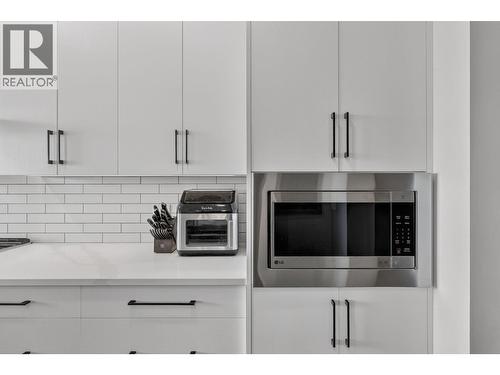 2359 Hawks Boulevard, West Kelowna, BC - Indoor Photo Showing Kitchen With Upgraded Kitchen