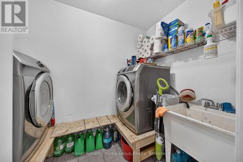 479 Doon S Drive E, Kitchener, ON - Indoor Photo Showing Laundry Room