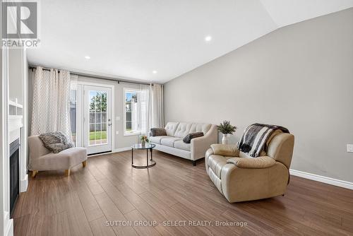 14 Devon Drive, South Huron (Exeter), ON - Indoor Photo Showing Living Room