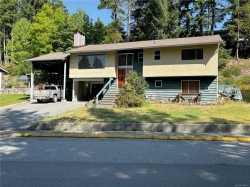 352 Nootka Dr Gold River, BC V0P 1G0