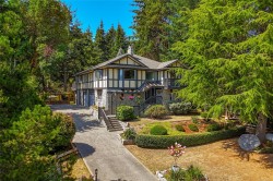 1866 Barrett Dr North Saanich, BC V8L 4V2