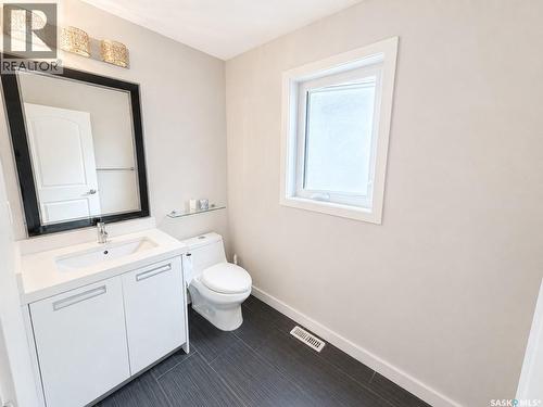 110 Chubb Cove, Saskatoon, SK - Indoor Photo Showing Bathroom