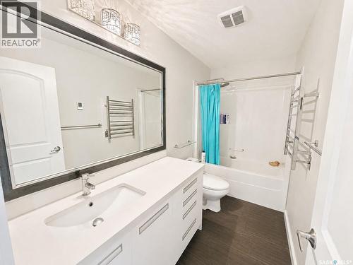 110 Chubb Cove, Saskatoon, SK - Indoor Photo Showing Bathroom