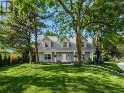 54 STARLIGHT CRESCENT Richmond Hill, ON L4C 4X5