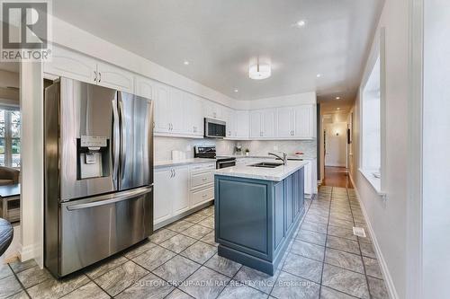 54 Starlight Crescent, Richmond Hill, ON - Indoor Photo Showing Kitchen