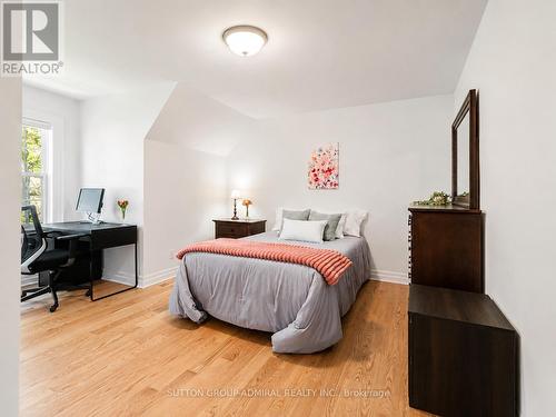 54 Starlight Crescent, Richmond Hill, ON - Indoor Photo Showing Bedroom