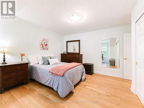 54 Starlight Crescent, Richmond Hill, ON - Indoor Photo Showing Bedroom
