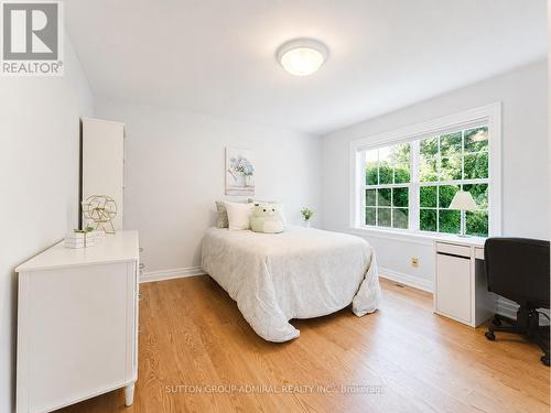 54 Starlight Crescent, Richmond Hill, ON - Indoor Photo Showing Bedroom