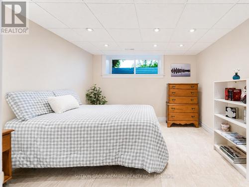 54 Starlight Crescent, Richmond Hill, ON - Indoor Photo Showing Bedroom