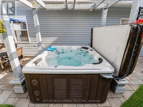 54 Starlight Crescent, Richmond Hill, ON - Outdoor With Exterior