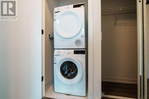 Washer & Dryer - 1105 - 28 Interchange Way, Vaughan, ON - Indoor Photo Showing Laundry Room