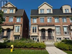 31 EDWARD HORTON CRESCENT Toronto, ON M8Z 0E7