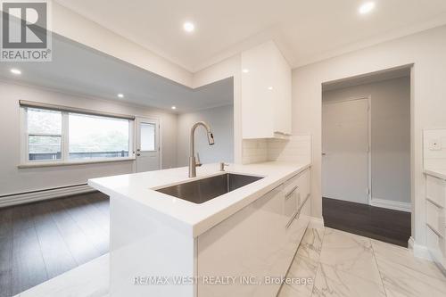 7 - 237 MELROSE STREET , Toronto, Ontario M8Y 1B8 3
