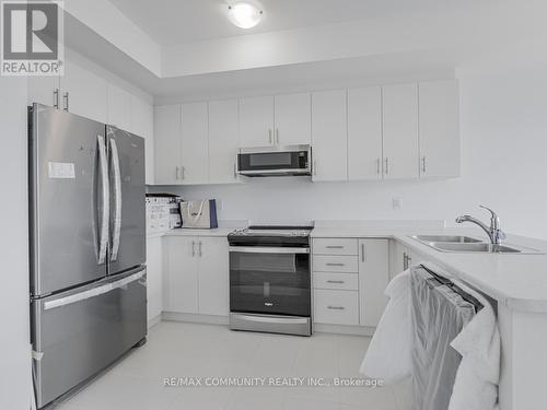 799 Heathrow Path, Oshawa, ON - Indoor Photo Showing Kitchen With Double Sink