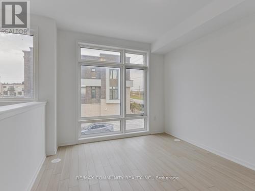 799 Heathrow Path, Oshawa, ON - Indoor Photo Showing Other Room
