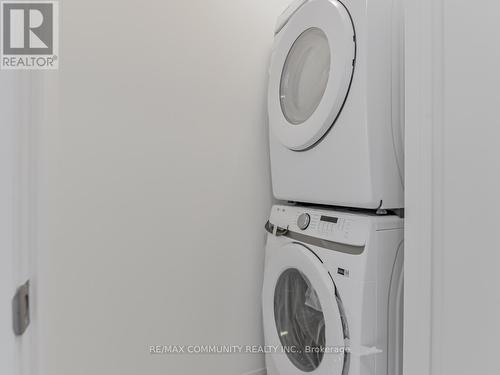 799 Heathrow Path, Oshawa, ON - Indoor Photo Showing Laundry Room