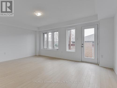 799 Heathrow Path, Oshawa, ON - Indoor Photo Showing Other Room