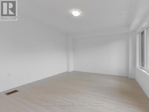 799 Heathrow Path, Oshawa, ON - Indoor Photo Showing Other Room
