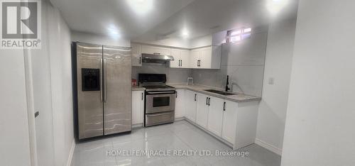 1574 Highbrook Avenue, Mississauga, ON - Indoor Photo Showing Kitchen