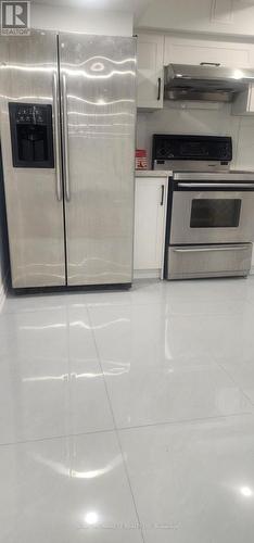 1574 Highbrook Avenue, Mississauga, ON - Indoor Photo Showing Kitchen