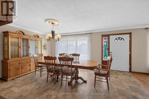 39 Algonquin Court, Hamilton, ON - Indoor Photo Showing Dining Room