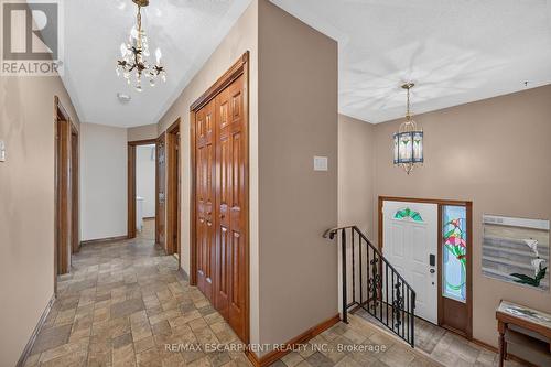 39 Algonquin Court, Hamilton, ON - Indoor Photo Showing Other Room