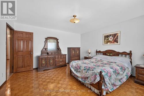 39 Algonquin Court, Hamilton, ON - Indoor Photo Showing Bedroom