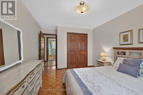 39 Algonquin Court, Hamilton, ON - Indoor Photo Showing Bedroom