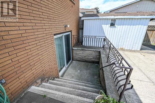 39 Algonquin Court, Hamilton, ON - Outdoor With Exterior
