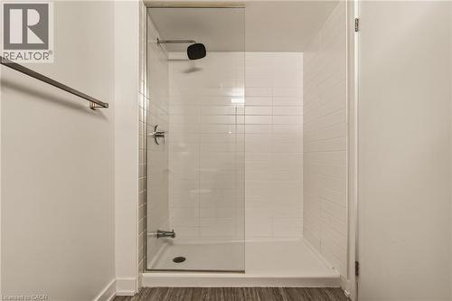 Glass Enclosed Shower - 1119 Cooke Boulevard Unit# B323, Burlington, ON - Indoor Photo Showing Bathroom