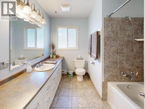 3786 Quadra Ave, Powell River, BC - Indoor Photo Showing Bathroom