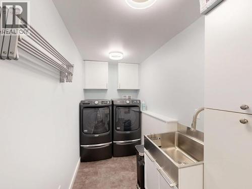 3786 Quadra Ave, Powell River, BC - Indoor Photo Showing Laundry Room