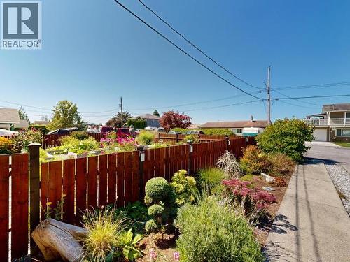 3786 Quadra Ave, Powell River, BC - Outdoor