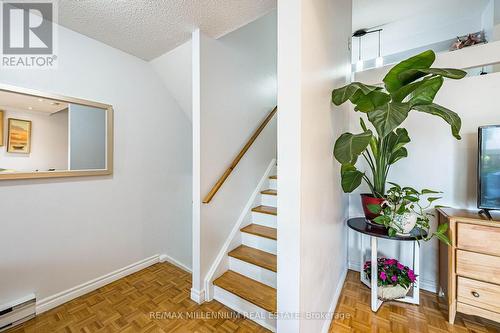 301 Milestone Crescent, Aurora, ON 