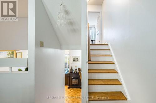 301 Milestone Crescent, Aurora, ON 