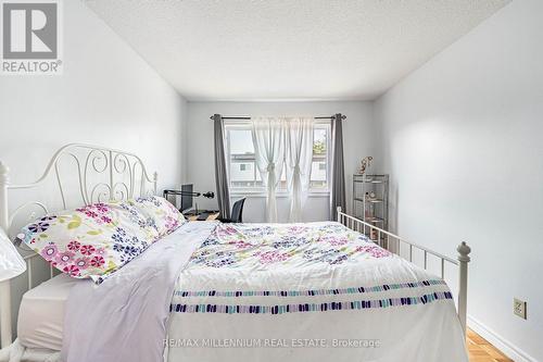 301 Milestone Crescent, Aurora, ON 