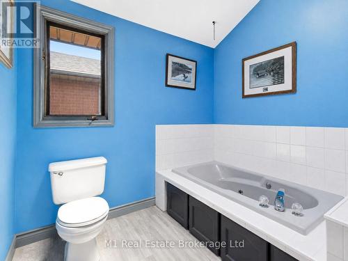 294 Colborne Street, Centre Wellington (Elora/Salem), ON - Indoor Photo Showing Bathroom