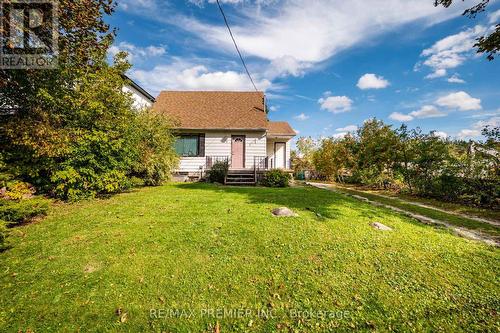 3 PARKER AVENUE  Richmond Hill, ON L4E 2W4