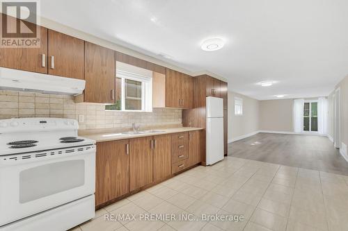 4178 Dursley Crescent, Mississauga, ON - Indoor Photo Showing Kitchen